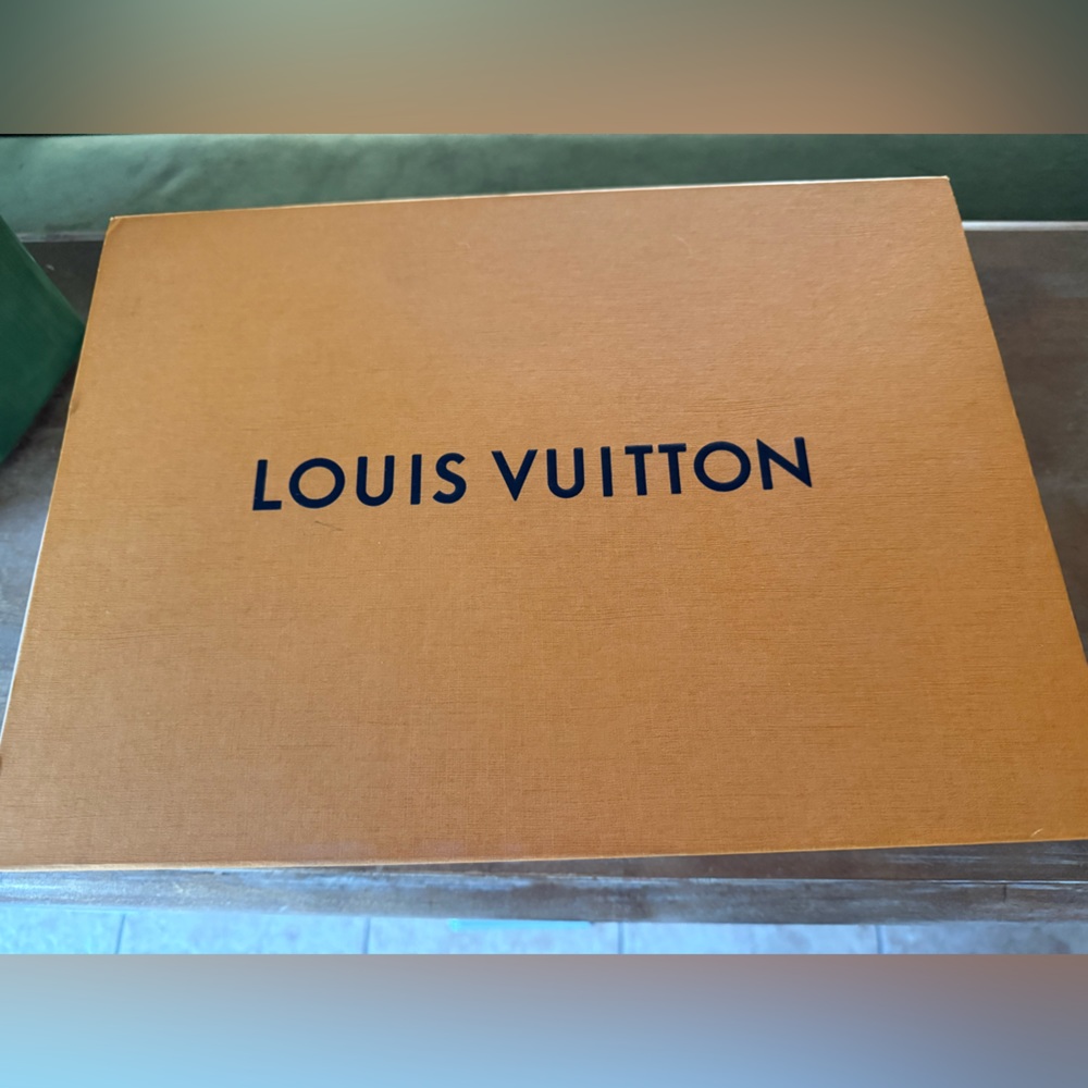 Louis Vuitton box